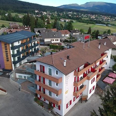 Hotel Panorama Wellness&Resort Malosco Esterno foto