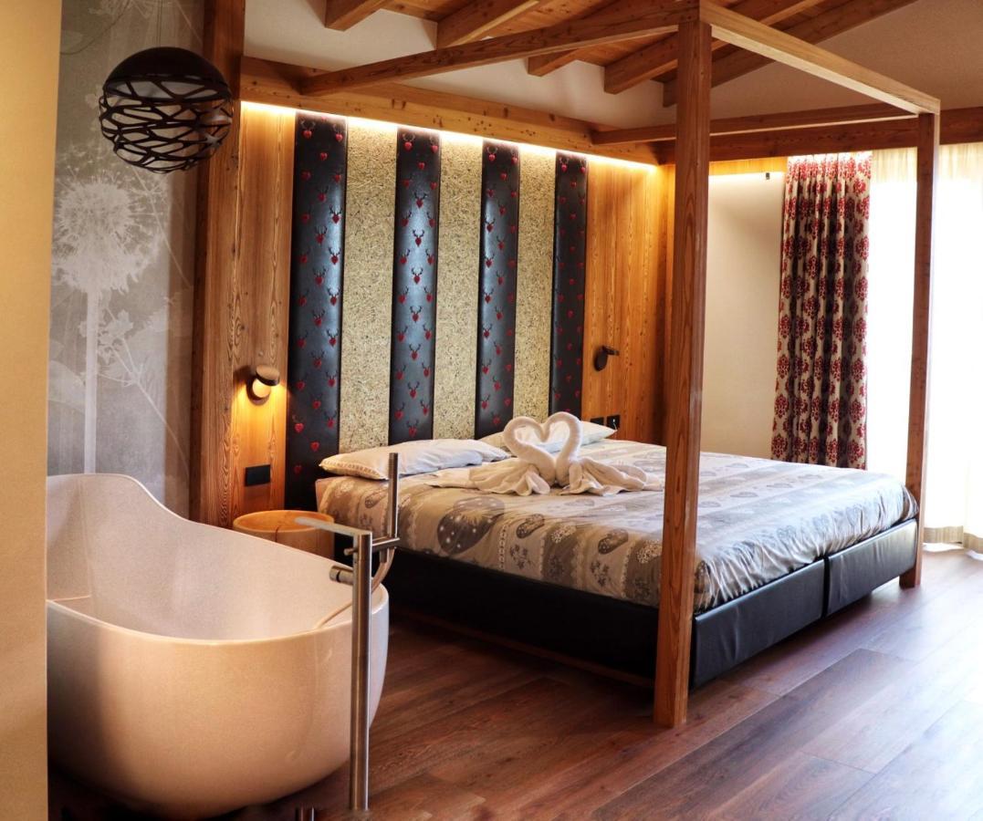Hotel Panorama Wellness&Resort Malosco Esterno foto