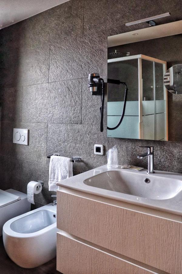 Hotel Panorama Wellness&Resort Malosco Esterno foto
