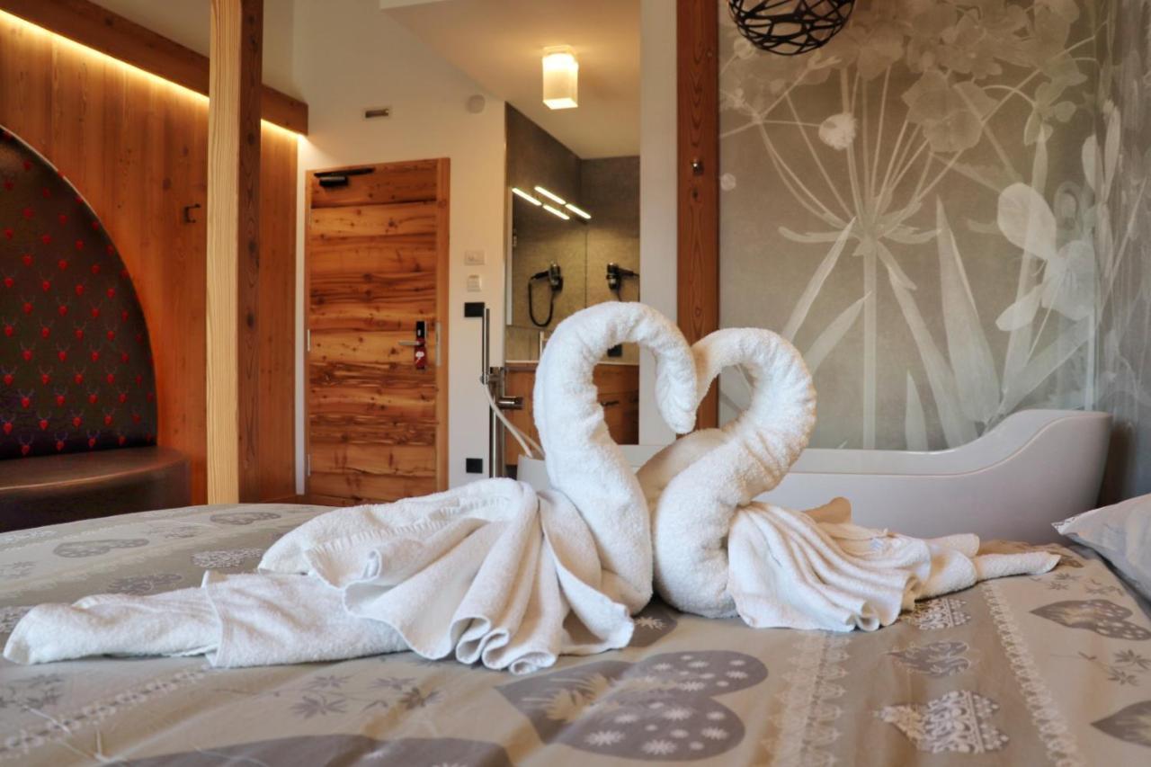 Hotel Panorama Wellness&Resort Malosco Esterno foto