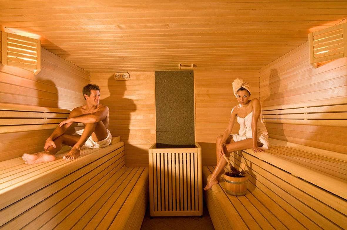 Hotel Panorama Wellness&Resort Malosco Esterno foto