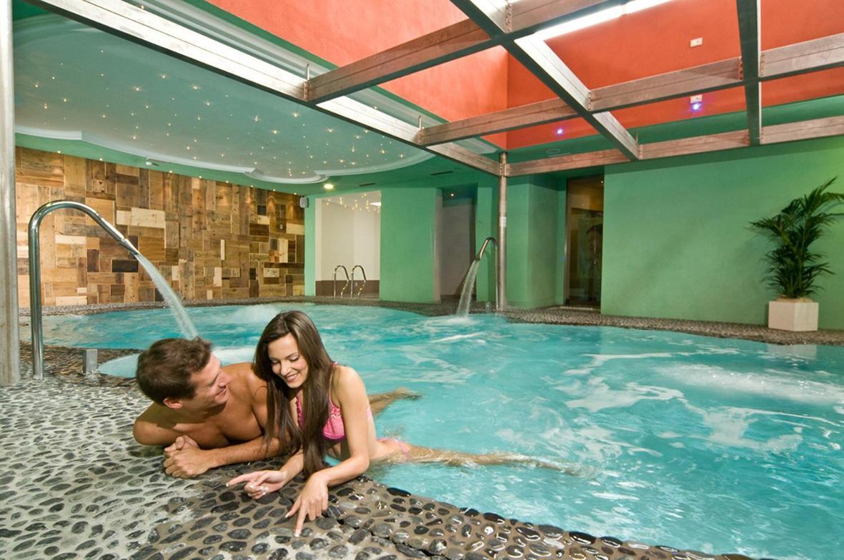Hotel Panorama Wellness&Resort Malosco Esterno foto