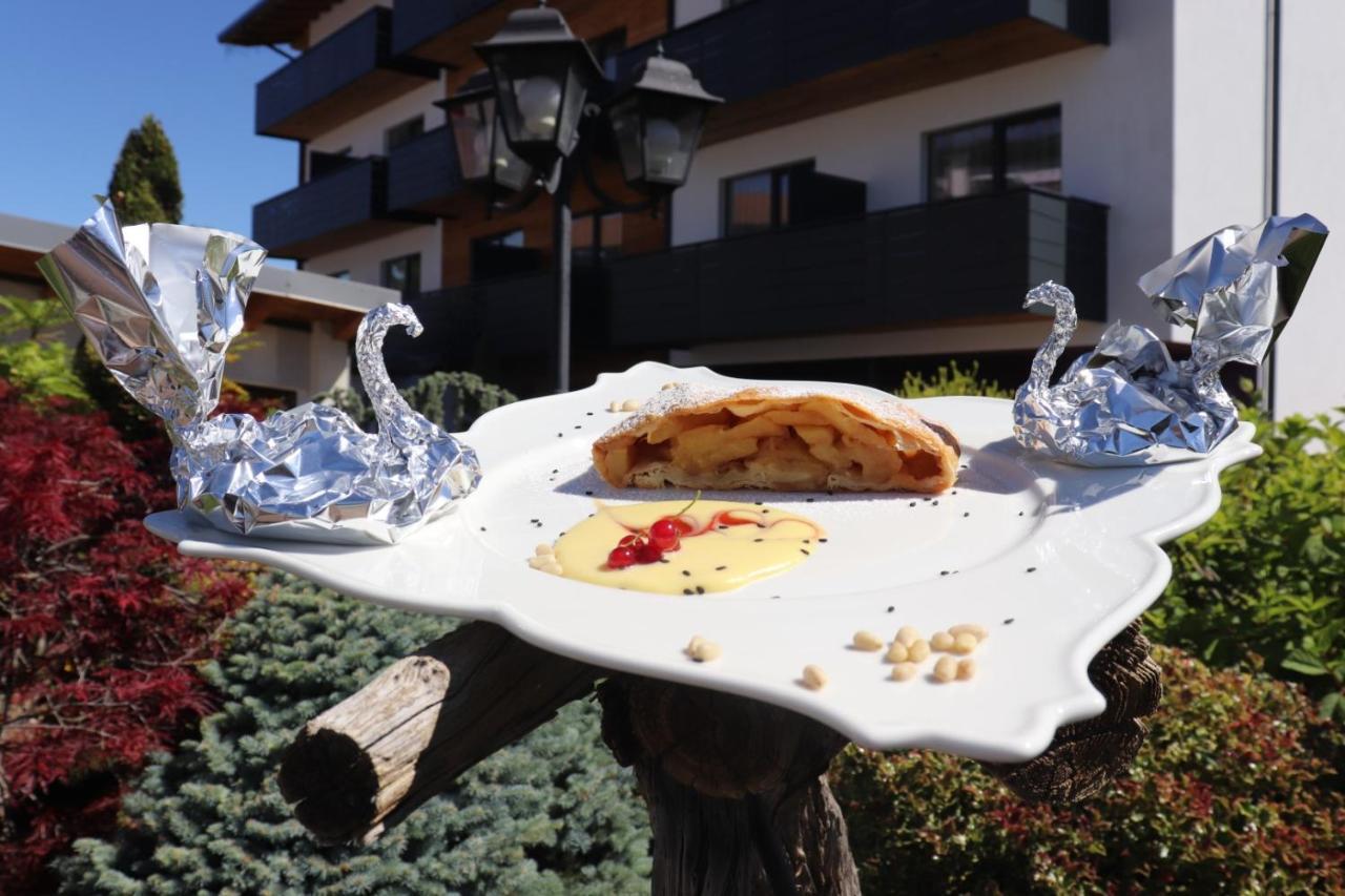 Hotel Panorama Wellness&Resort Malosco Esterno foto